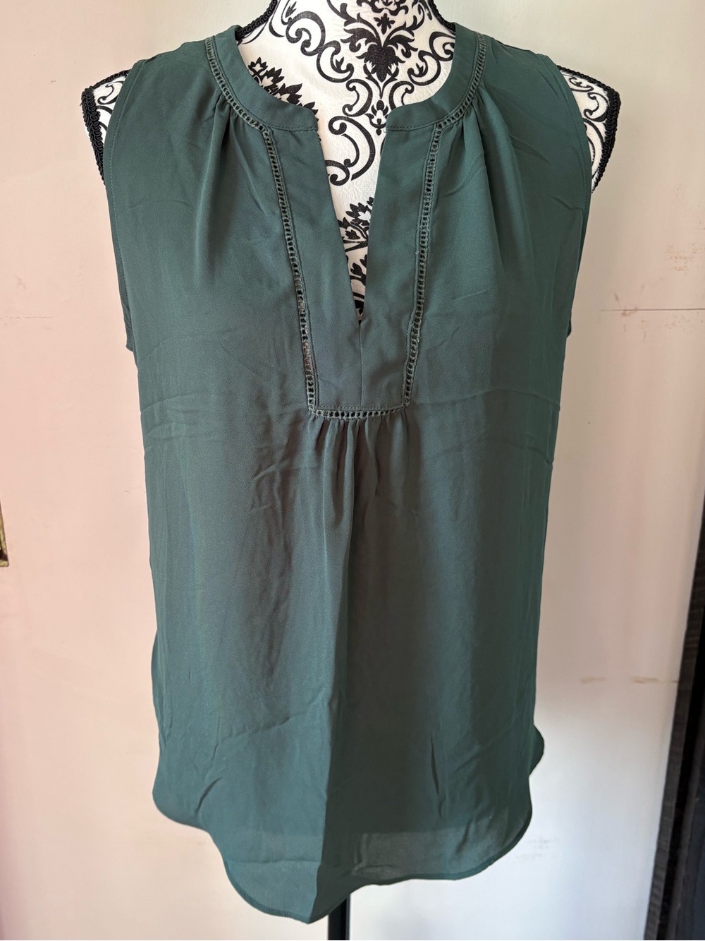 LOFT Forest Green Sleeveless Ladder Lace-Trim V-Neck Tank Top Size Medium